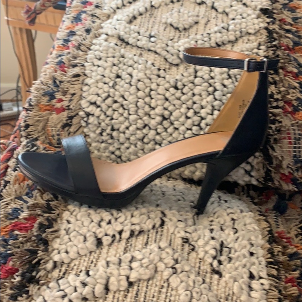 13M Navy strappy sandal heel